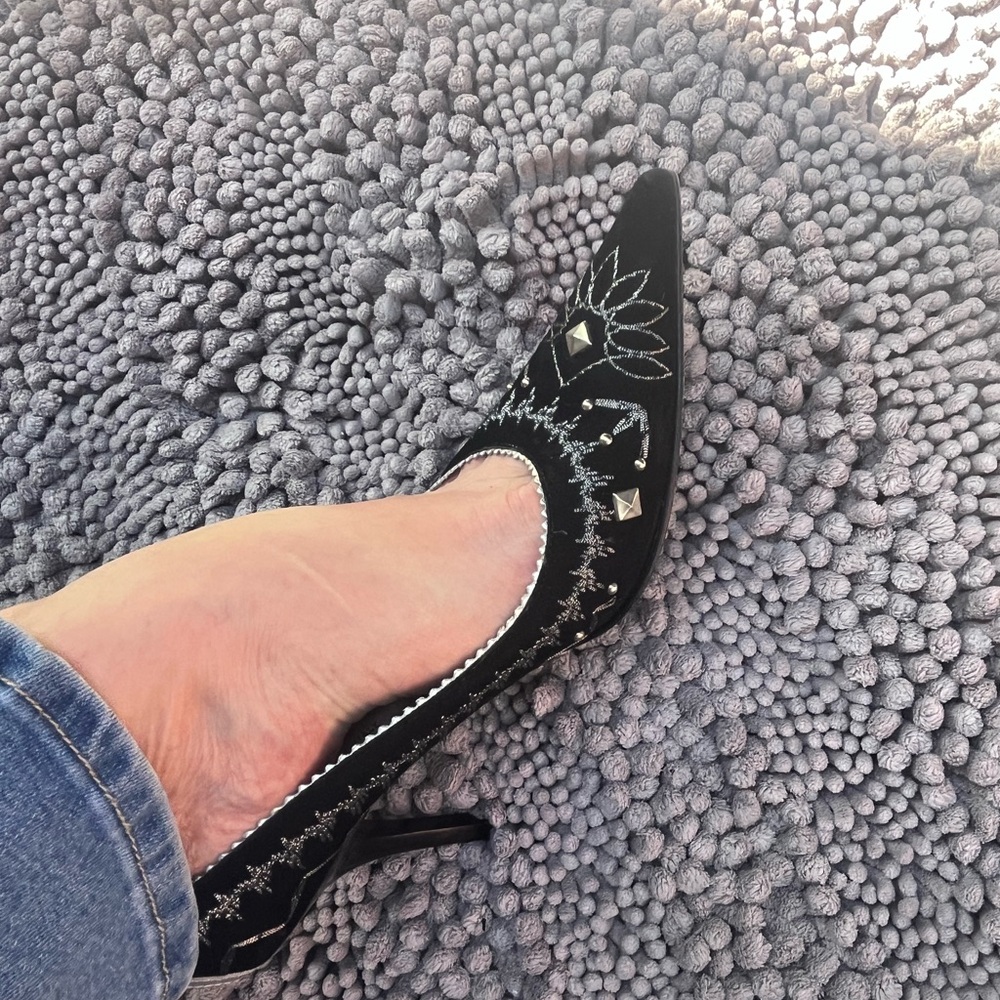 Donald J. Pliner Black and Silver Heels - Picture 11 of 11